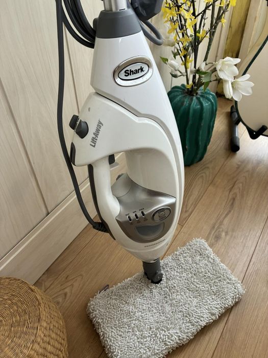 Парочистачка Shark Lift-Away