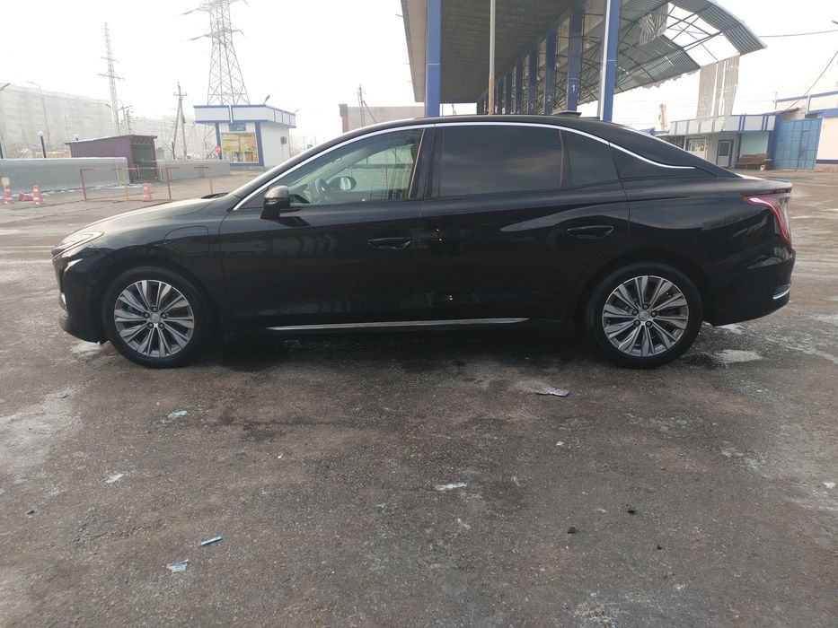 Hongqi eqm 5 sotiladi 450 tali