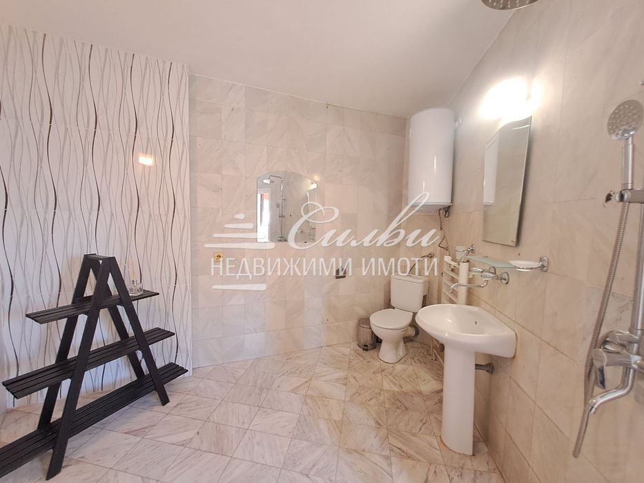 Дава се под наем Двустаен апартамент в Шумен, Център - 80 кв.м за 357 € - Снимка #12