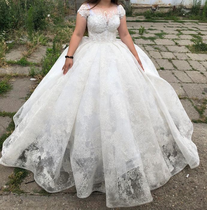 De vanzare rochie de mireasa