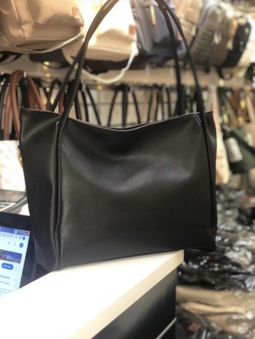 Класическа дамска чанта