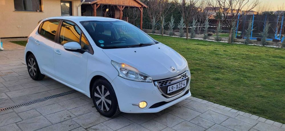 Peugeot 208 Cutie automata