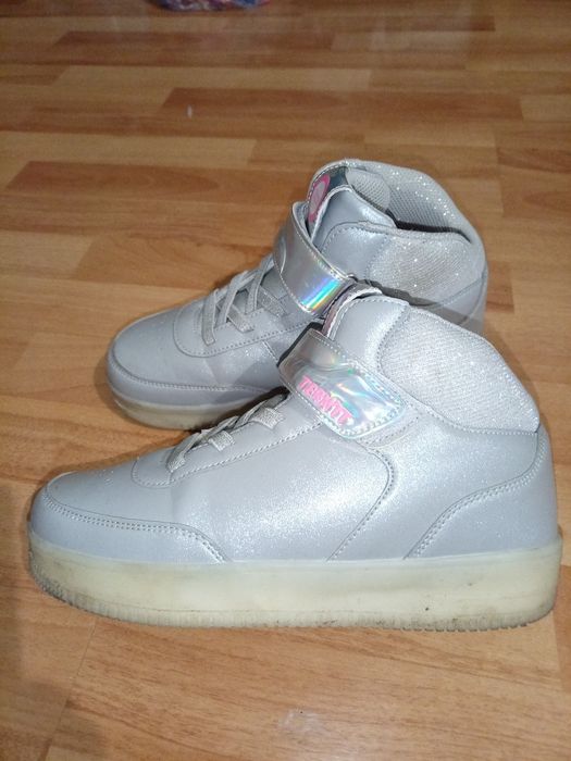 Кроссовки, ботинки