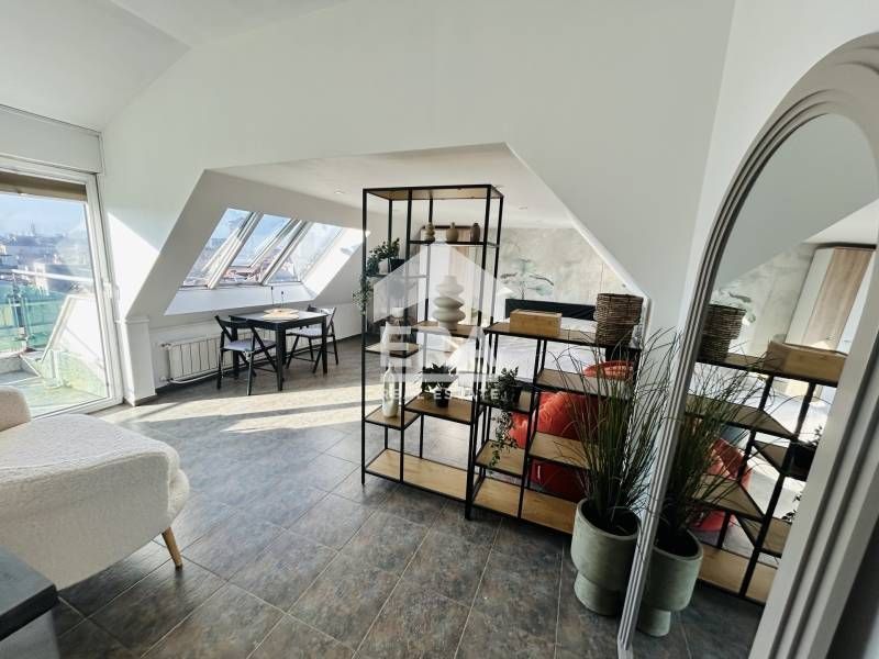 Дава се под наем Двустаен апартамент в София, Център - 70 кв.м за 987.36 € - Снимка #3