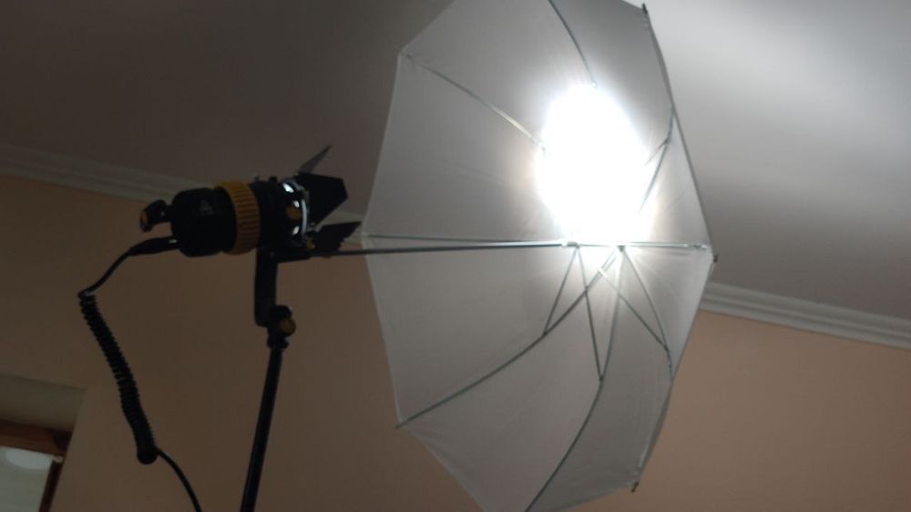 Осветитель Dedolight 5600 цветовая температура