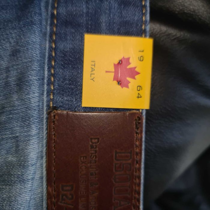 Тотална промоция само за Коледа-дънки-DSQUARED 2-от220лв на 180лв.