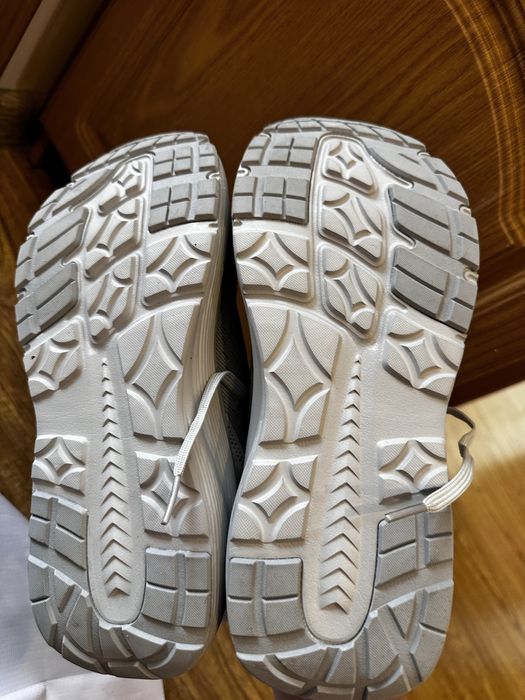 Кроссовки унисекс 40 размер