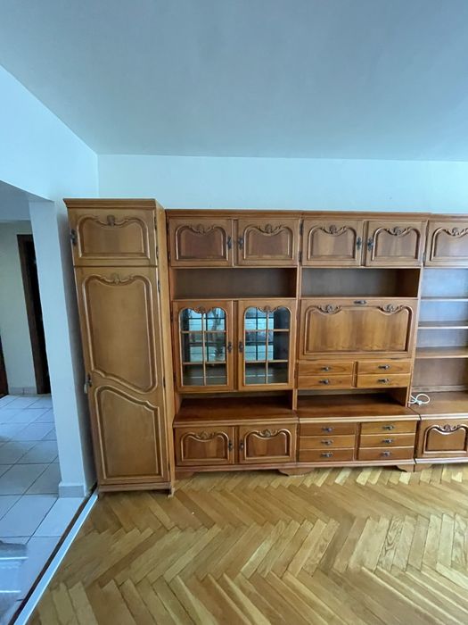 Mobila modulara din lemn masiv