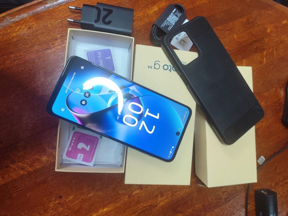 Motorola G54. RAM  12 GB.  5 G
