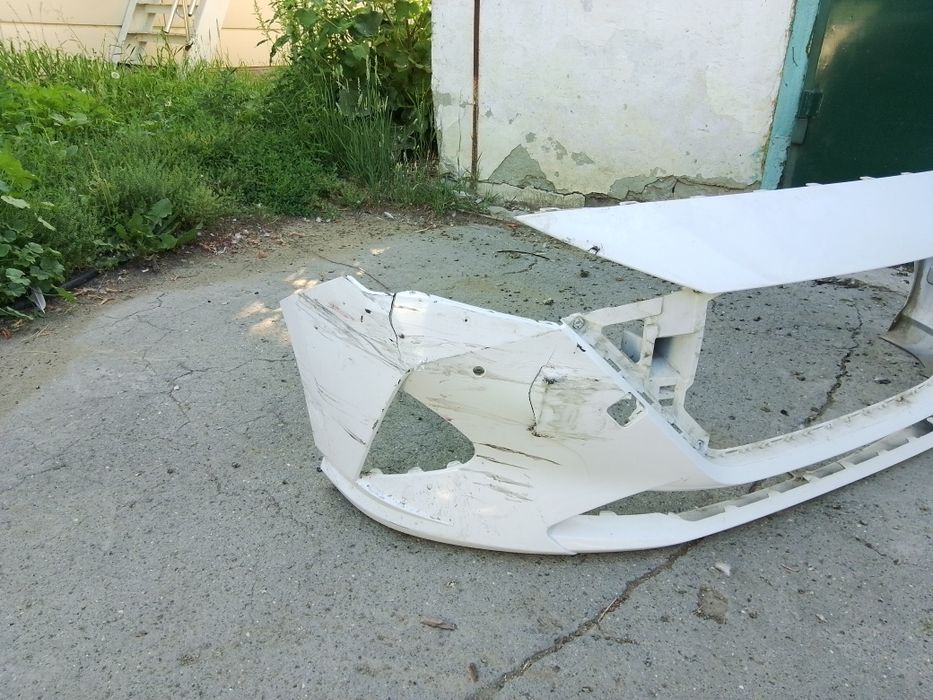 Продам бампер хюндай акцент