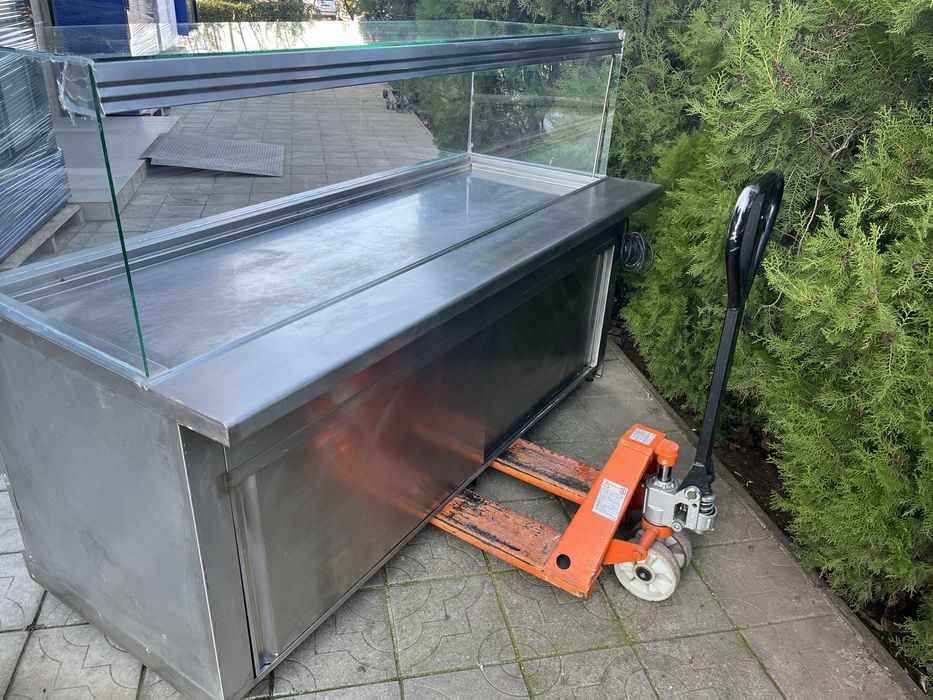 Топла витрина топла