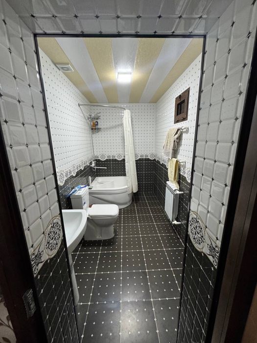 Uy hovli 15 xona 12 sotx