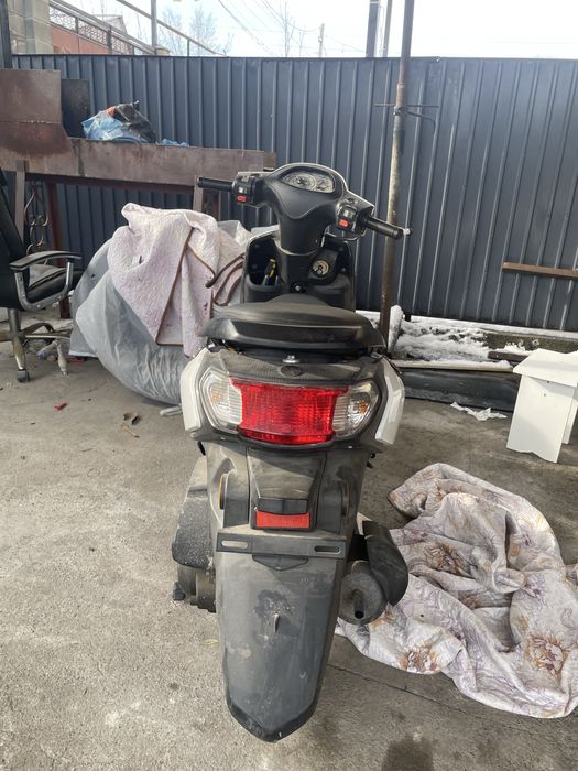 Мопед ямаха джог 125.документы есть на ходу срочная продажа !