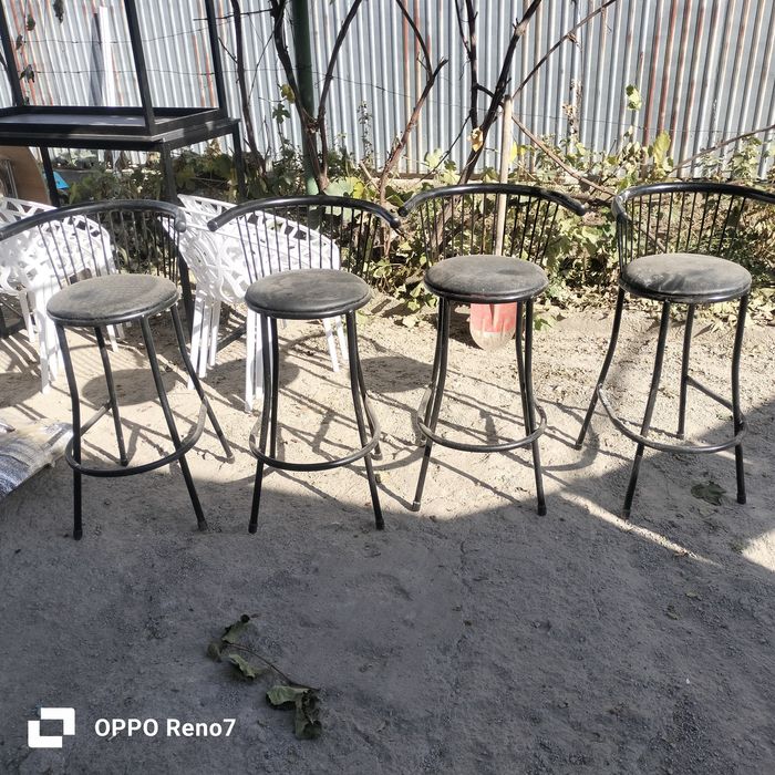 Морозильник, столы, стулья