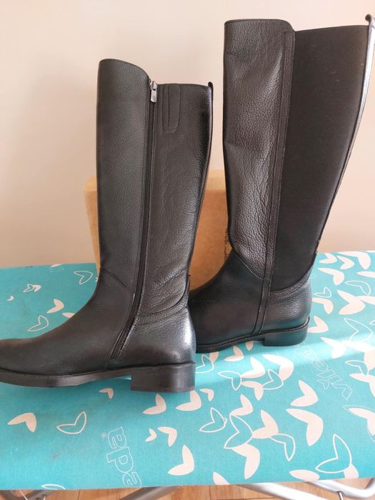 Продавам черни зимни ботуши