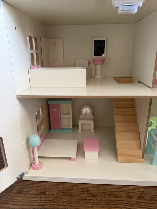 Голяма дървена къща за кукли George Home / ASDA + пълно обзавеждане и кукли