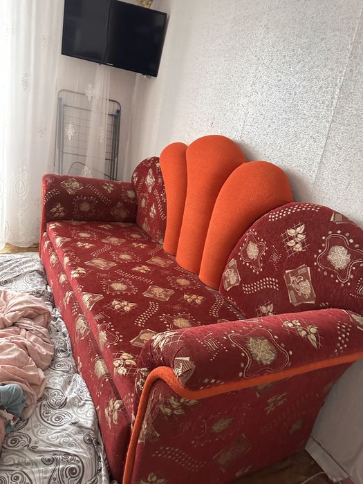 Диван в хорошем состоянии