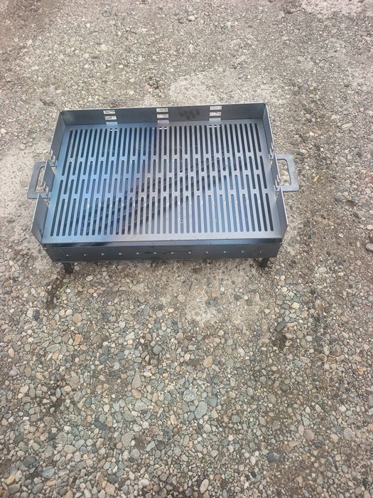 Vând grătar reglabil