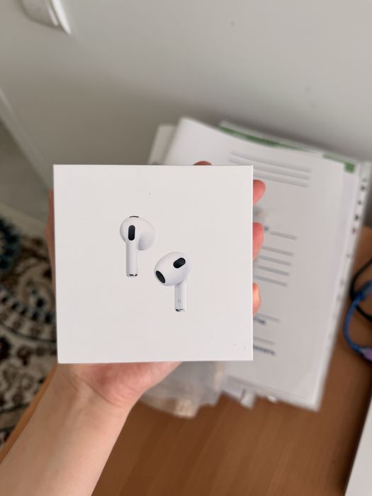 Продаю Airpods наушники