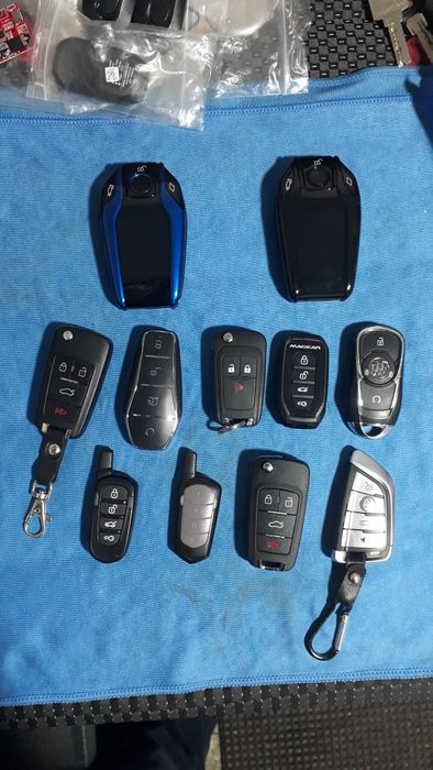 Ornatip berishbilan BMW pult yoki magicar mejikar pult