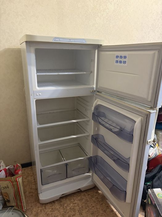 Холодильник в хорошем состоянии