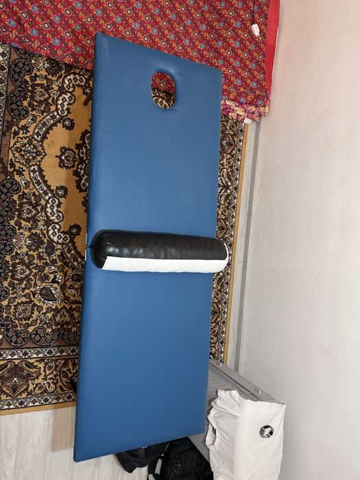 Массажный стол синий