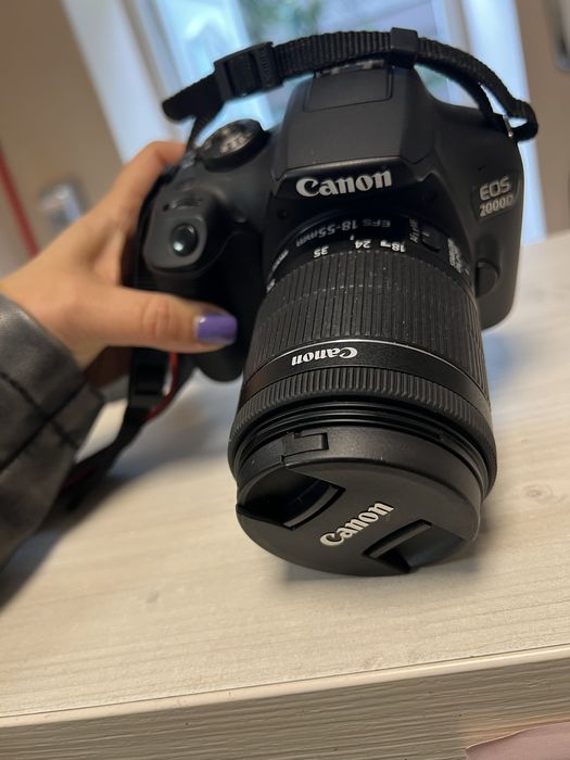 Canon 2000D + obiectiv 18-55 Efs