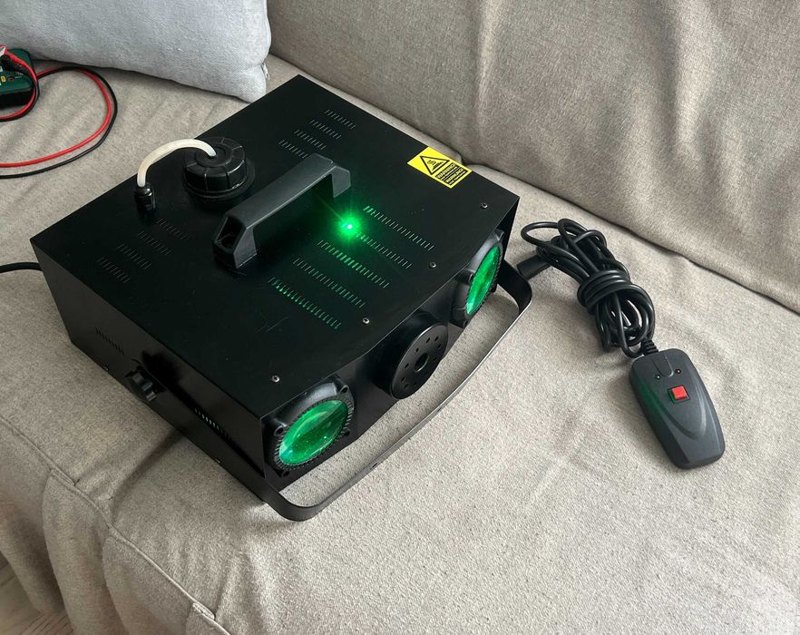 Aparat de fum profesional Lenco LFM-220BK 900W efecte RGB telecomandă