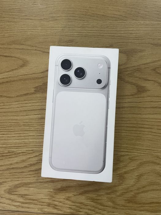 Бартер нов iPhone 17 pro 256 silver USA e-sim