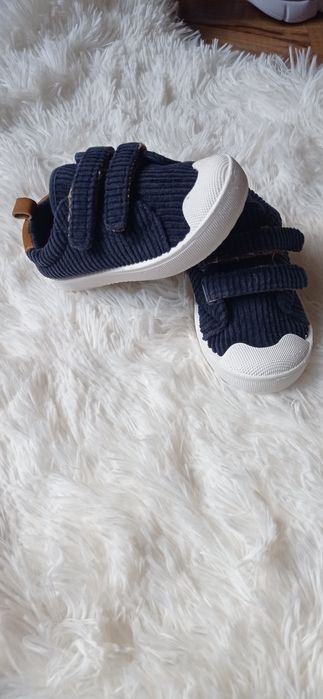 НАМАЛЕНИ Оригинални обувки за деца . Размери от прохождане 17, 21,2