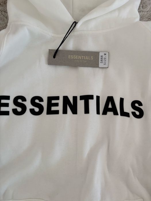Hanorac Essentials-nou cu eticheta-NU MERG MESAJELE PE OLX