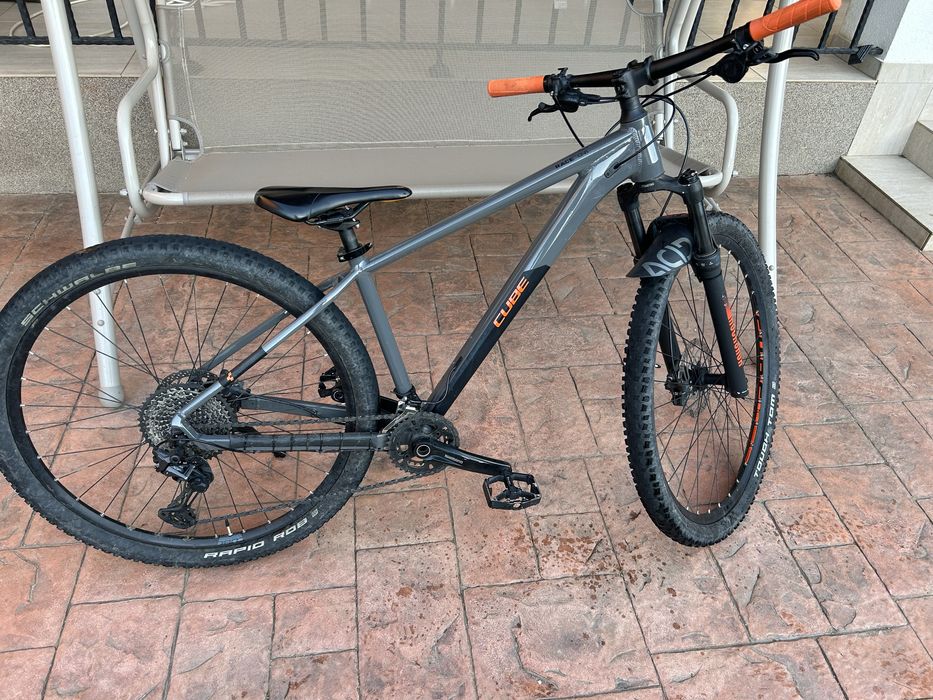 Vând bicicleta Cube Race One Grey/Orange