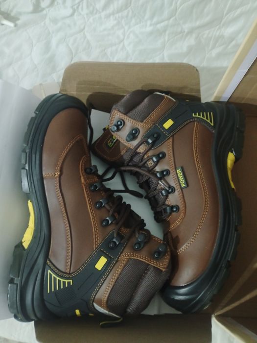 Продам ботинки рабочие кожаные