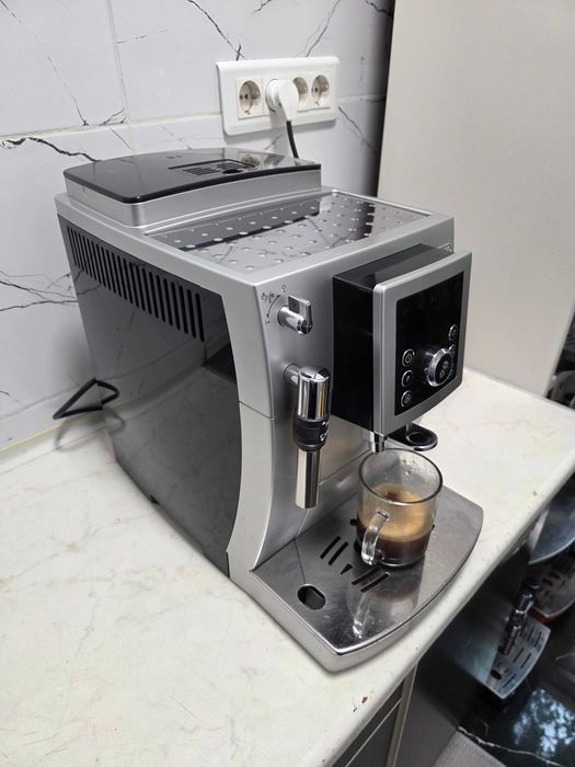 Espressor Automat DeDeLonghi Magnifica S Aparat cu Cafea Boabe
