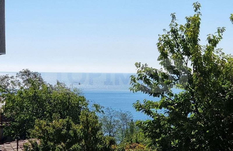 Продава се Тристаен апартамент в Варна, Галата - 92 кв.м за 1316 €/кв.м - Снимка #1