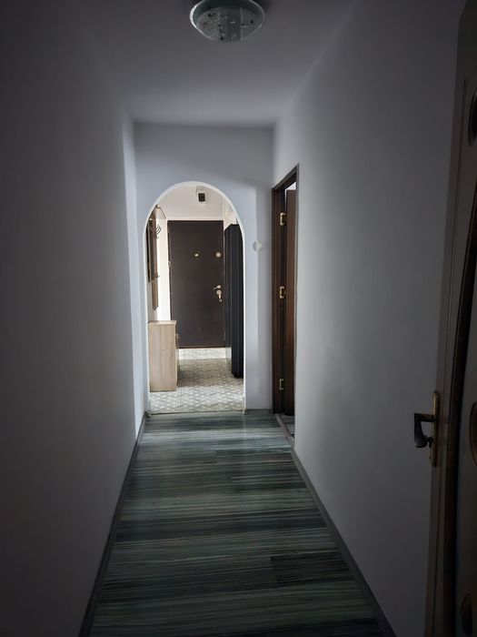 Vând apartament cu 2 camere decomandat