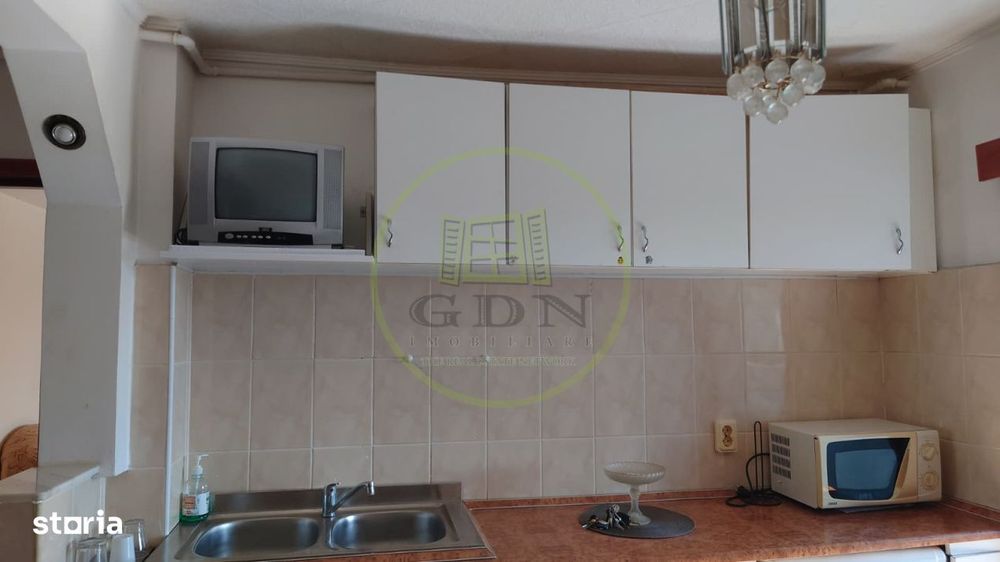 Apartament de vanzare doua camere decomandat, Vasile Aaron!