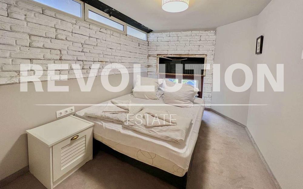 Дава се под наем Къща в Варна, Център - 200 кв.м за 1000 € - Снимка #2