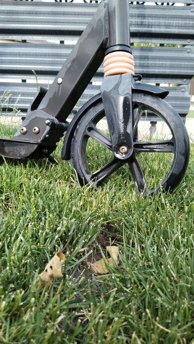 Продаю Самокат в хорошем состоянии