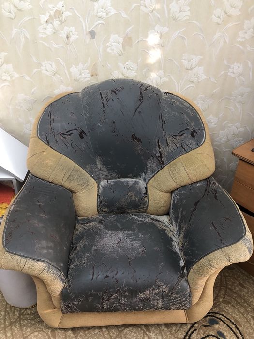 Продам диван и кресла