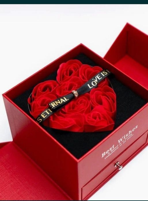 Двойная открытая подарочная коробка