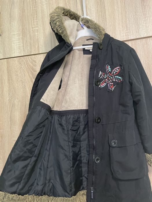 Зимно палто, черно с бродерия, 7-9год.