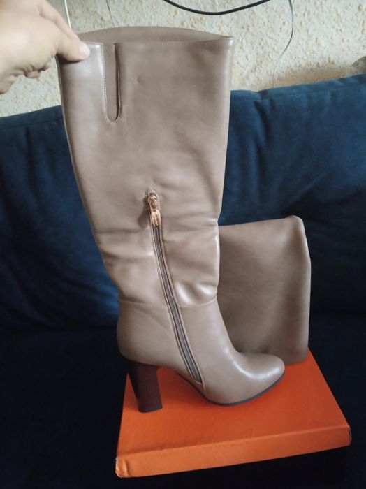 Сапоги женские..