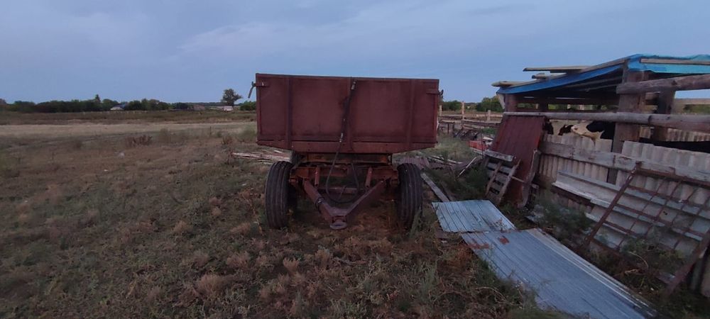 Продам бортовой прицеп