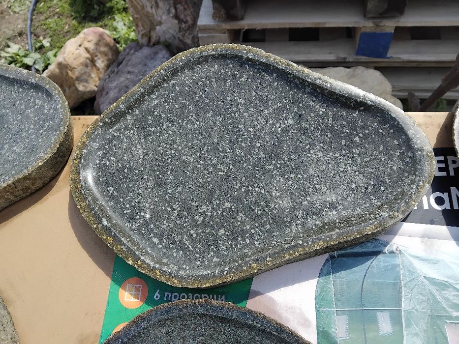 Чинии от естествен камък