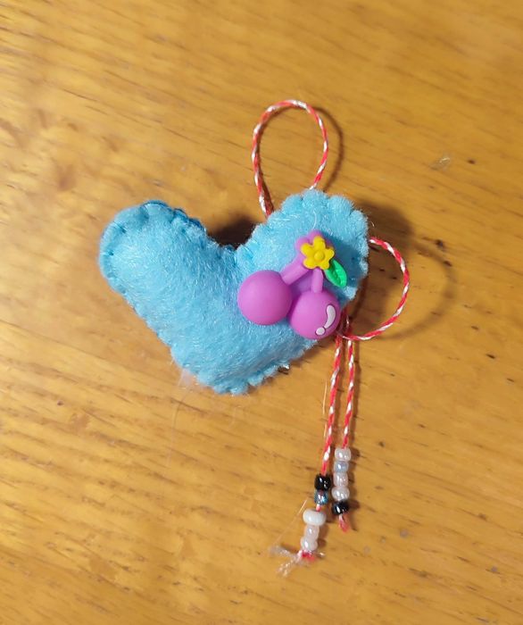 мартеница - брошка