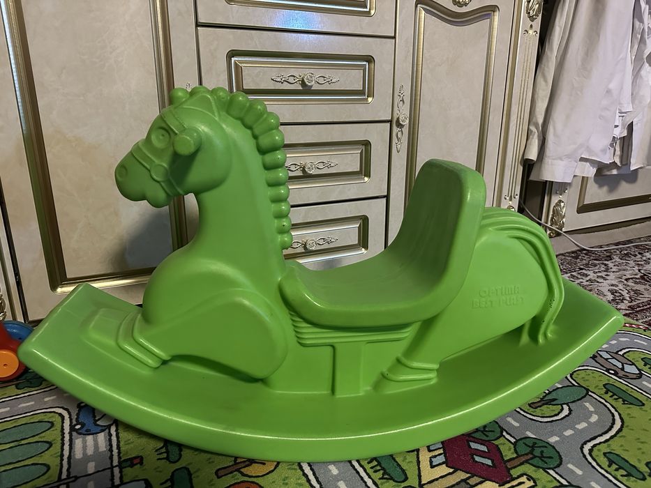 Bolalar uchun tebranadigan ot