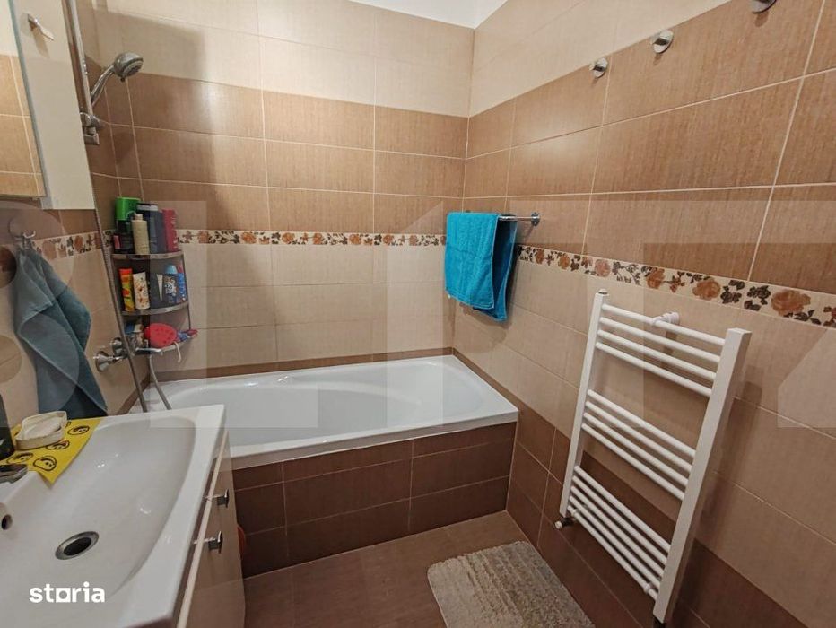 Apartament de vanzare, cu 3 camere, 59 mp, zona Ciarda Rosie