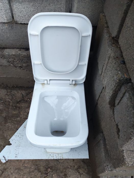 Продам новый Унитаз