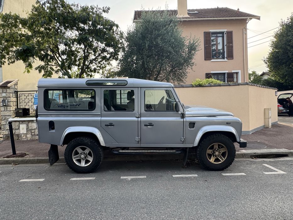 Land Rover Defender 2013